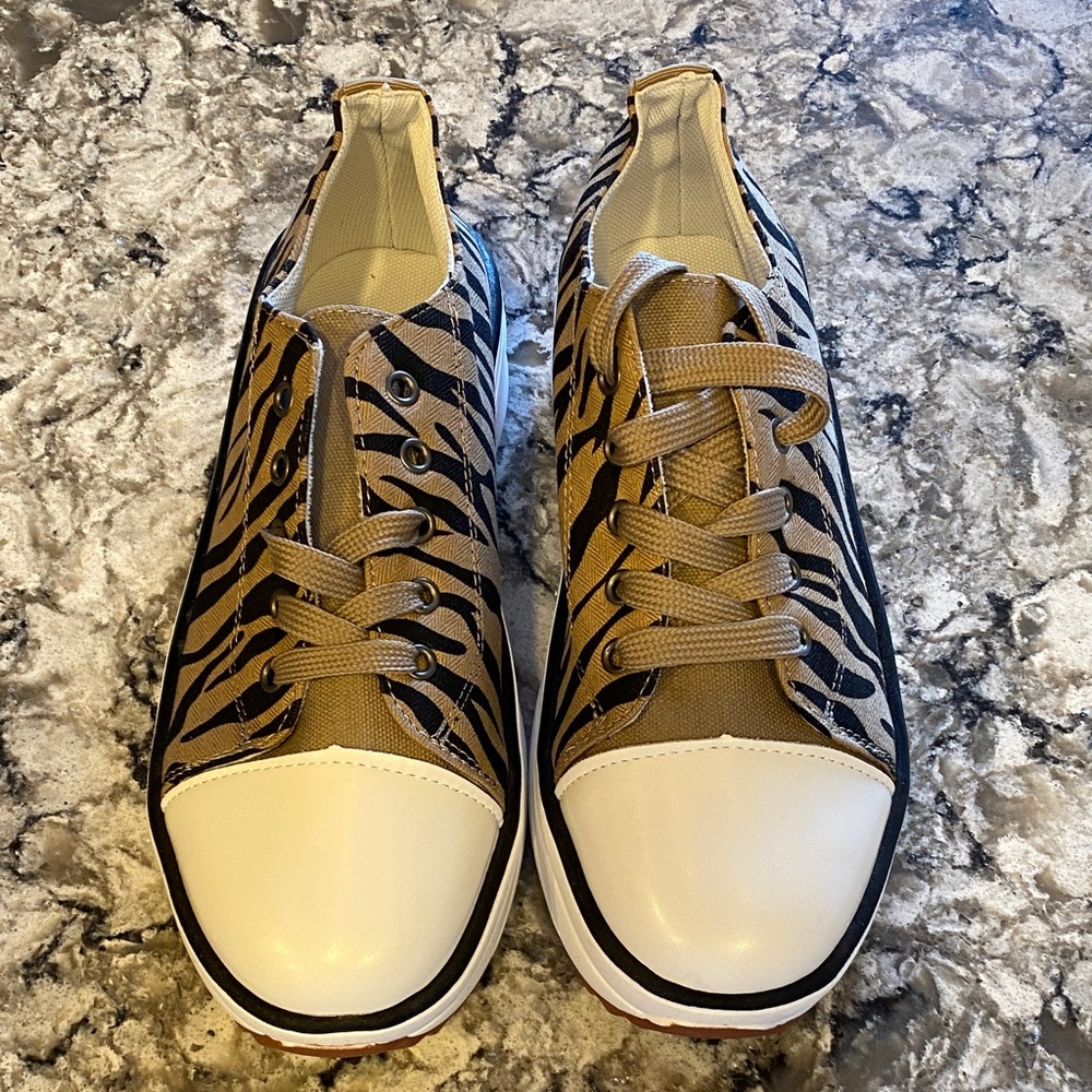 Women's Zebra Print Sneakers - Black and Tan